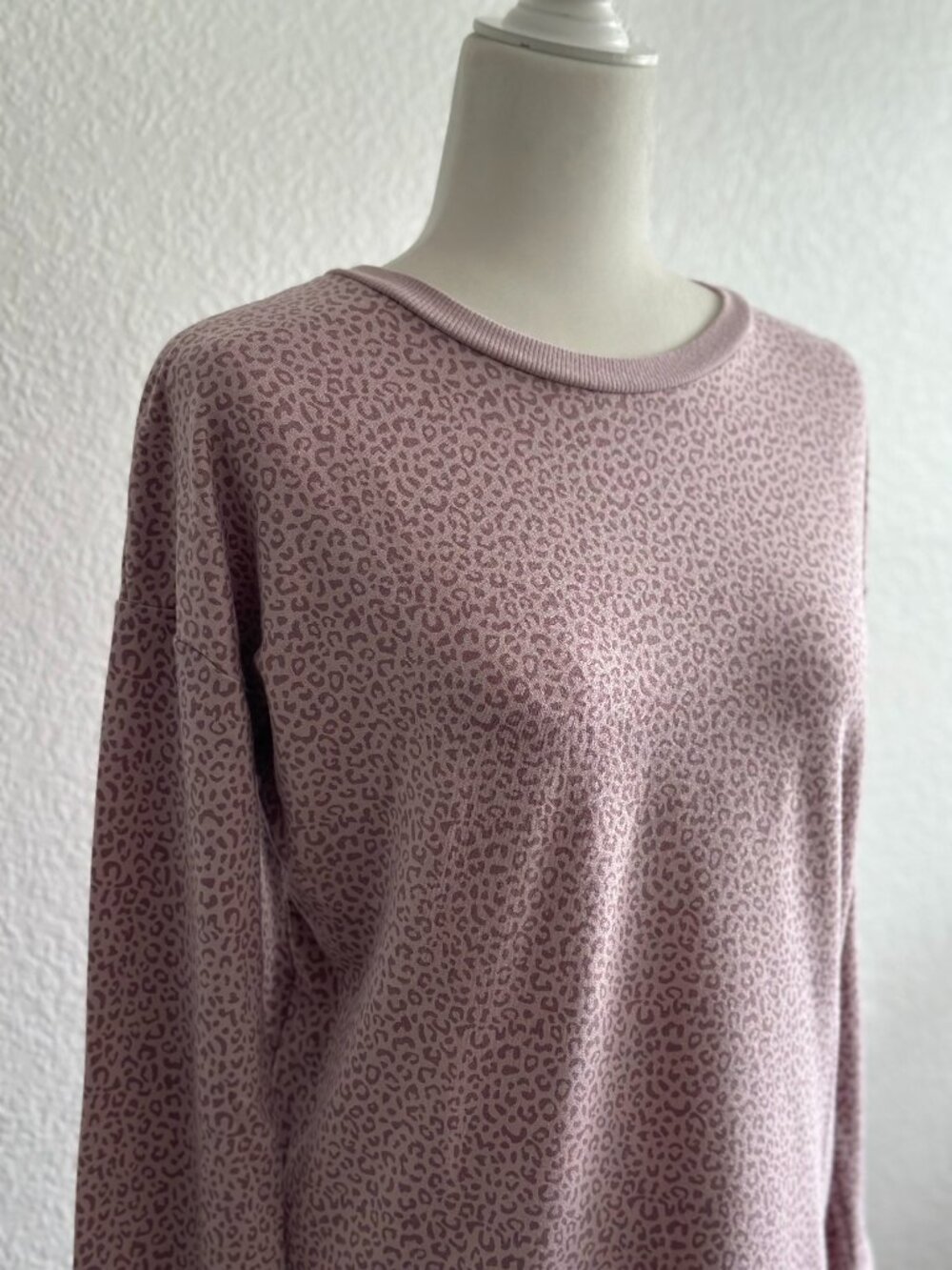 Mondetta Pink Leopard Print Sweatshirt Small Athleisure Crewneck Soft Cozy Top